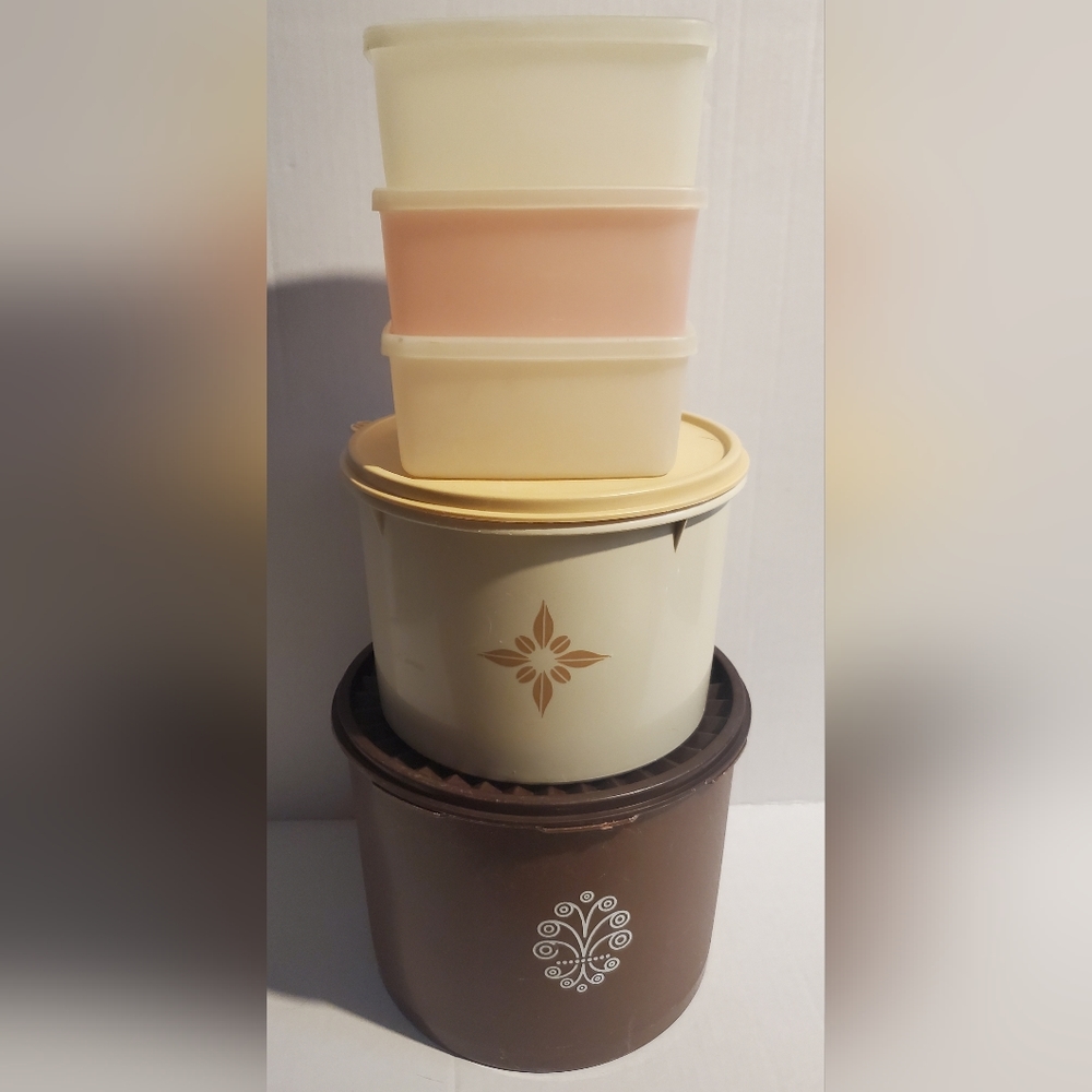 10pc Lot Of Vintage Tupperware 5 Containers W Lids 2 Large & 3 Small Please Read